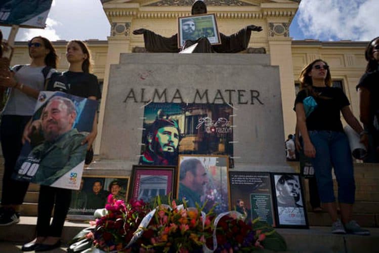 Fidel Castro mourned by millions