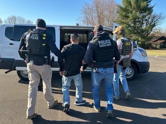 Cuban among 81 arrested in ICE operation in Kentucky