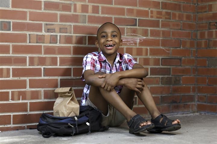 5 tips for protecting kids with food allergies at school