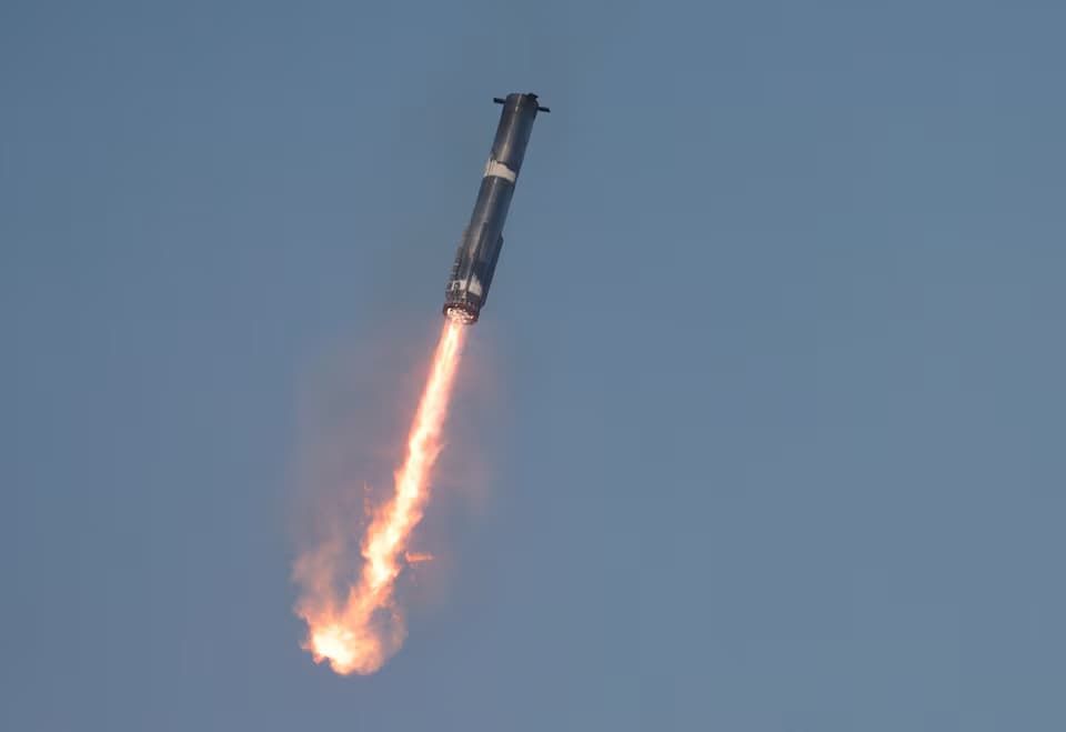 SpaceX's Starship explodes in space, debris falls over The Bahamas and South Florida