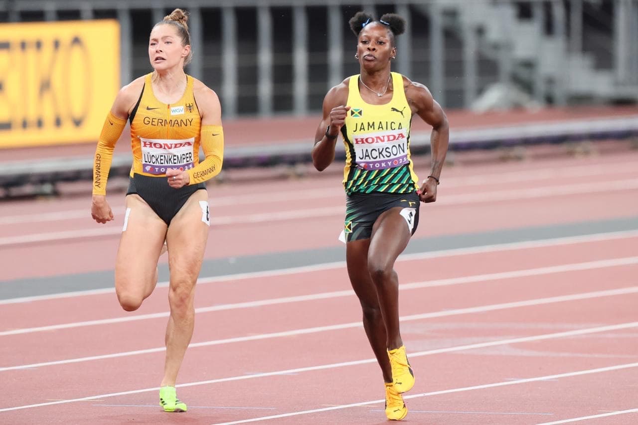 Jamaicans cruise into 100m final as drama unfolds in semis