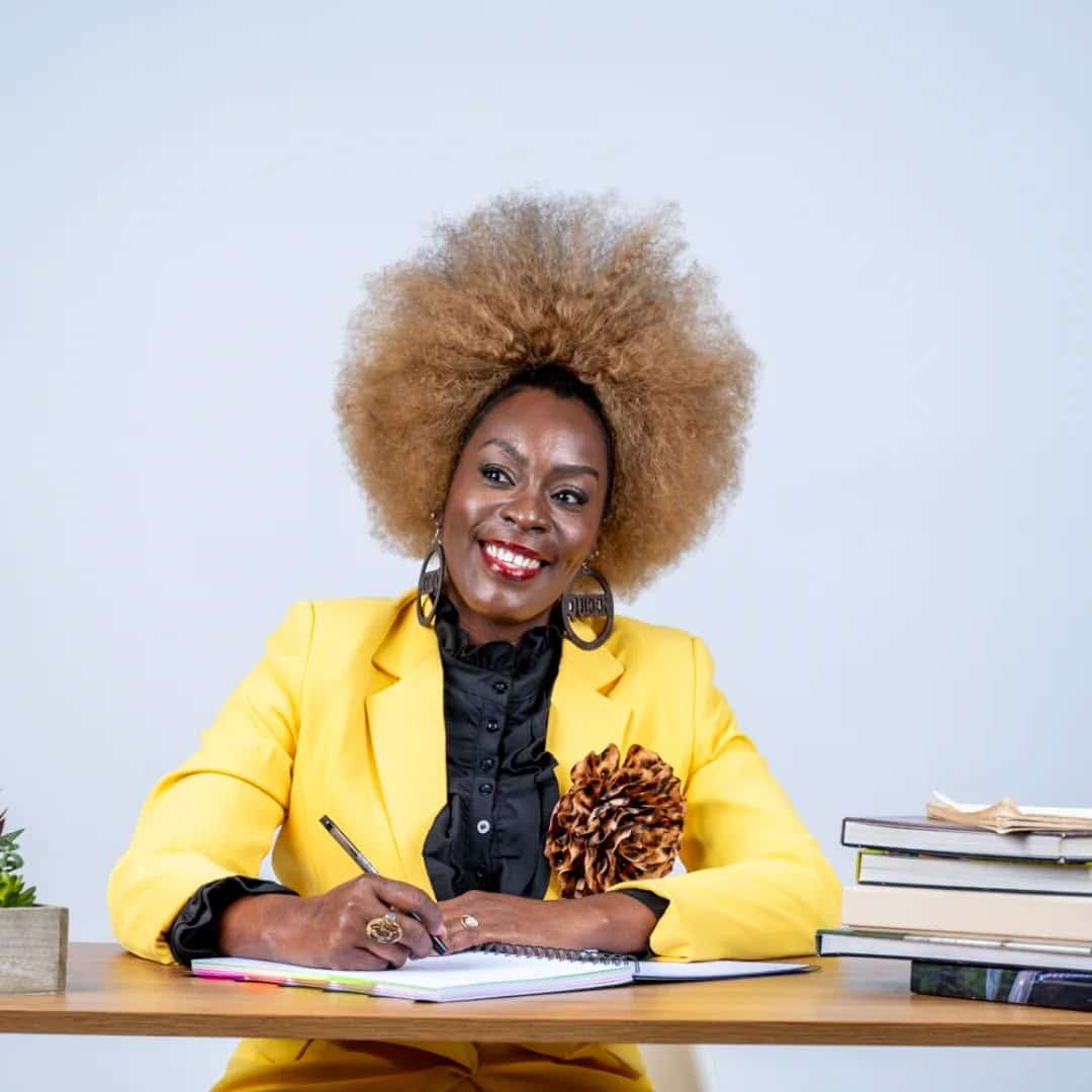 Queen Simone Maghanza wins Public Choice Award at HRMAB 30th Anniversary Gala