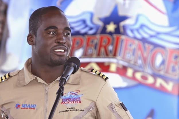 Star pilot inspires students with helicopter classroom