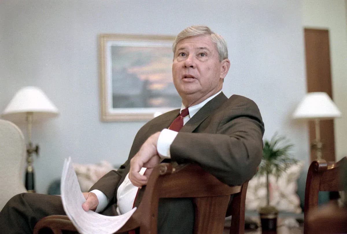 Former Florida Senator Bob Graham dies at 87