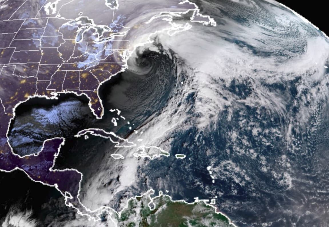 “Bomb cyclone” storm brings rare wintry weather to Florida