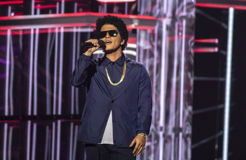 Bruno Mars and Cardi B win at Billboard Awards