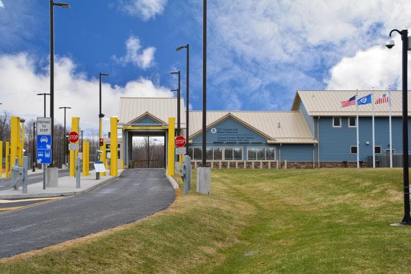 Canadian arrested for smuggling St. Vincent woman at US border