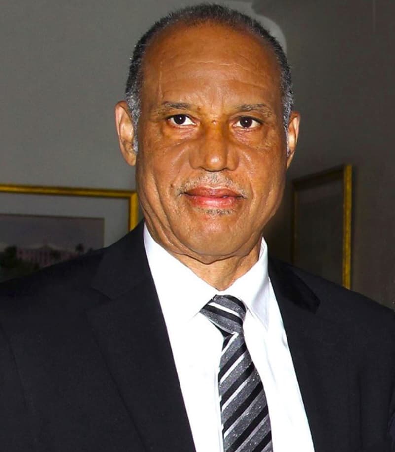 Bahamas Chief Justice Stephen Gerard Isaacs dies two weeks after being sworn into office