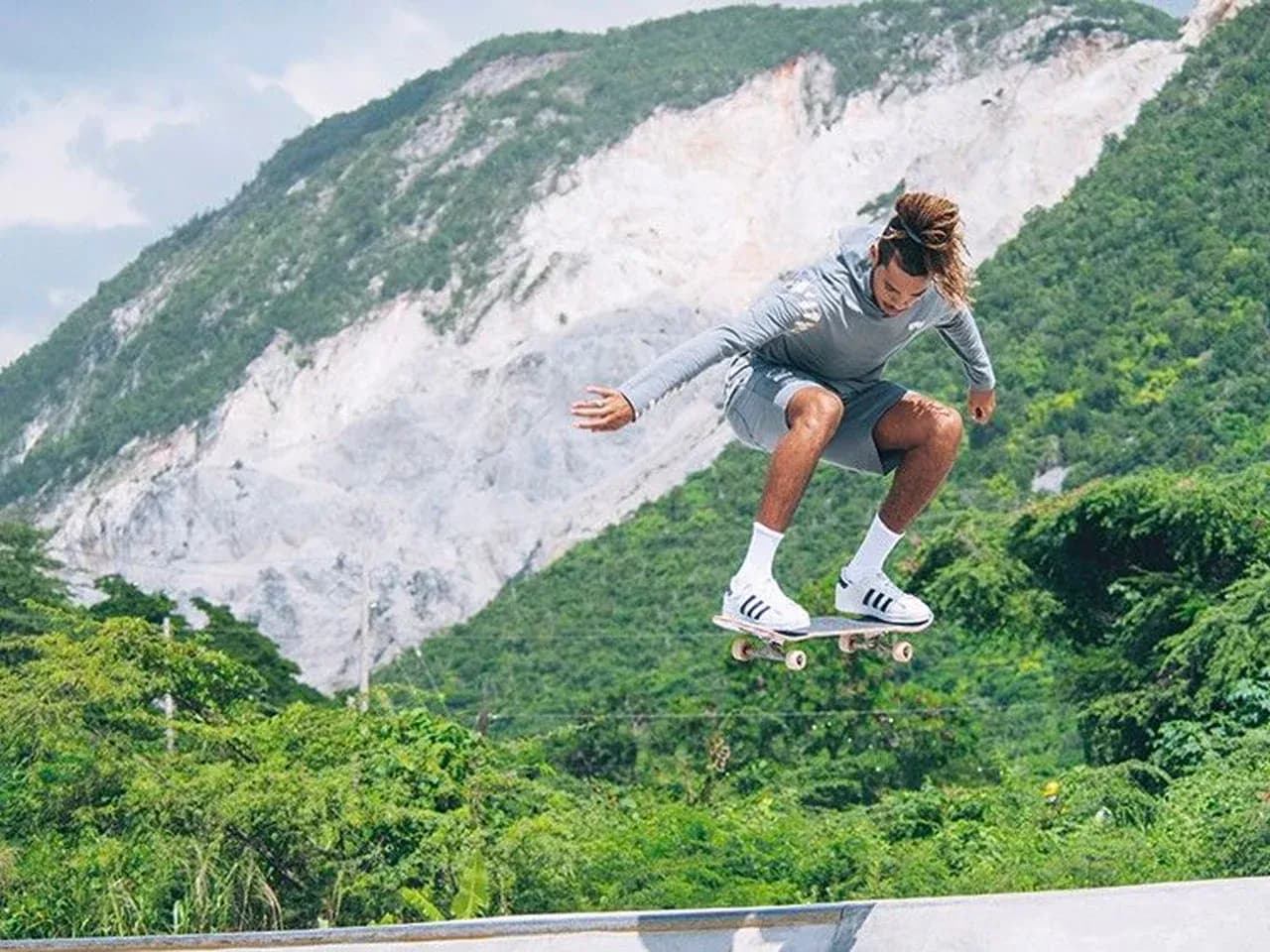 Jamaican surf star Elishama Beckford signs global partnership with Quiksilver