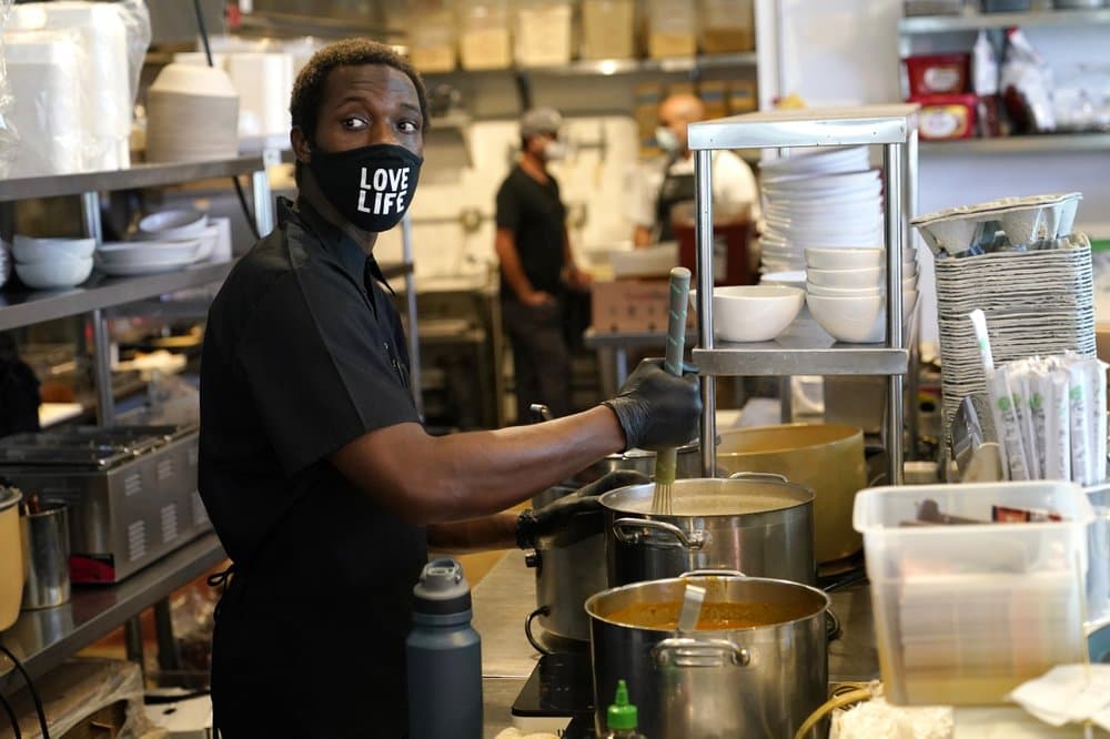 Florida Voters Back Raising Minimum Wage to $15 Over 6 years