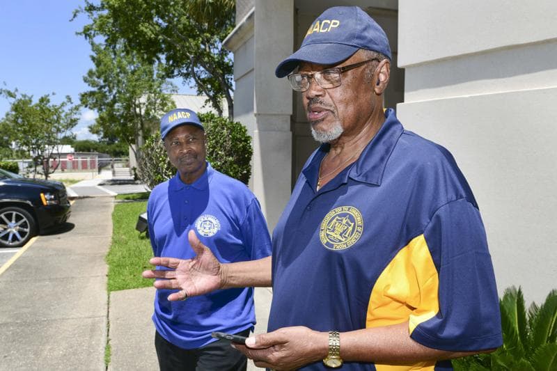Three Florida police officers face manslaughter charge in stun gun death