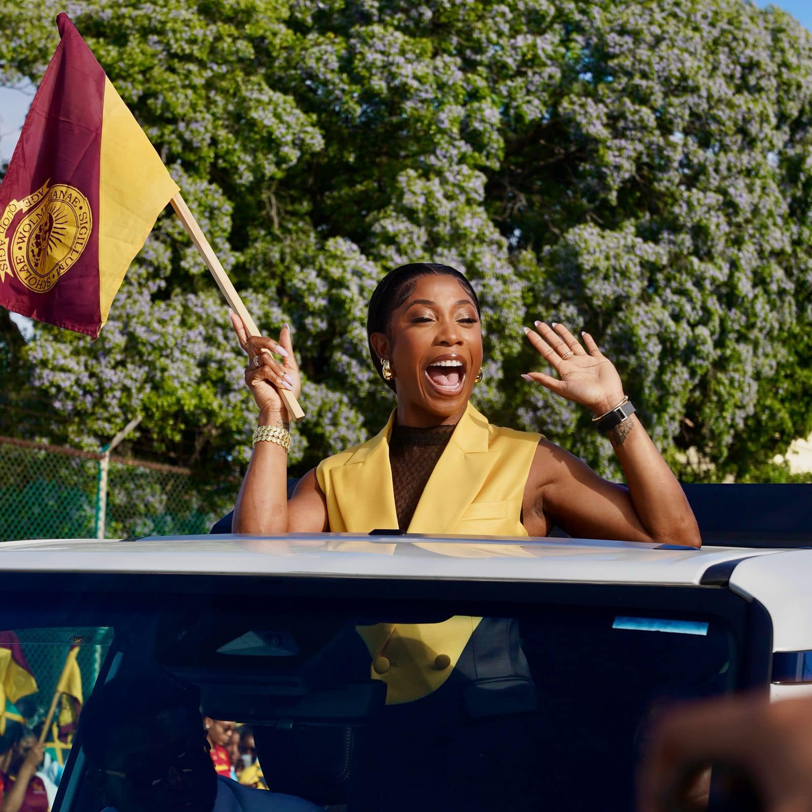 Shelly-Ann Fraser-Pryce honored with Key to Kingston; donates US$50,000 to Wolmer's Girls