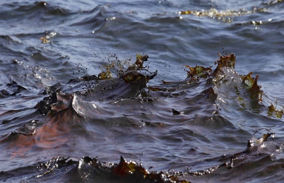 Oil well erupts in Trinidad and Tobago