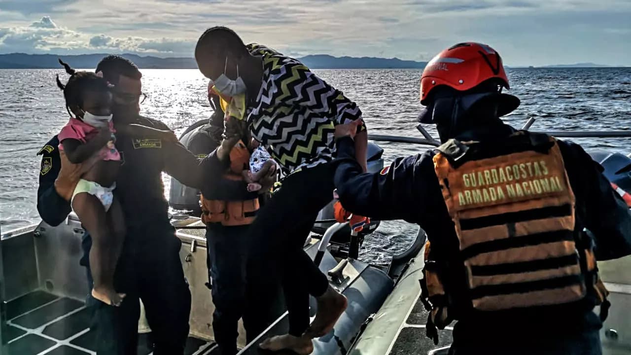 Colombian Navy Rescues Nearly 100 Haitians at Sea