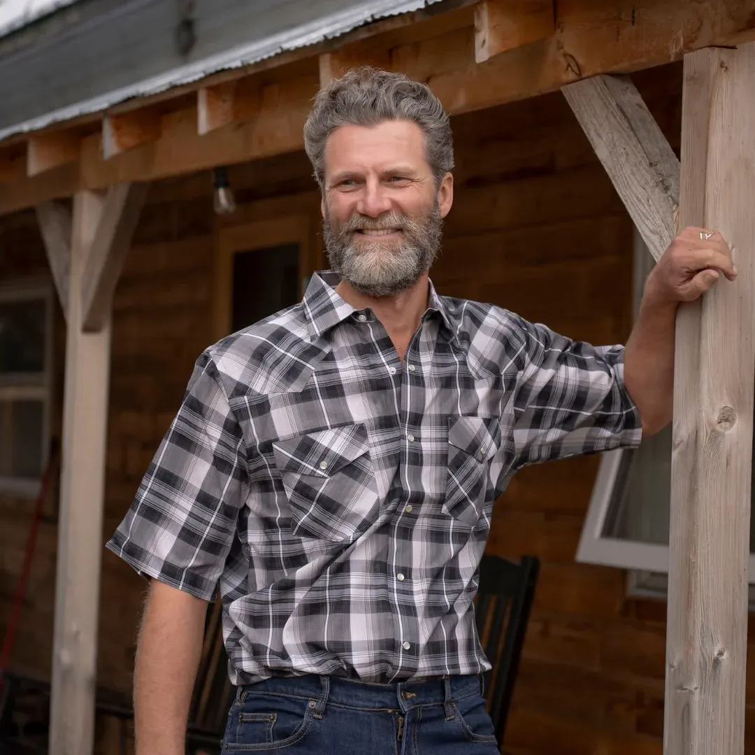 What to Look for in Men’s Short-Sleeve Shirts That Last