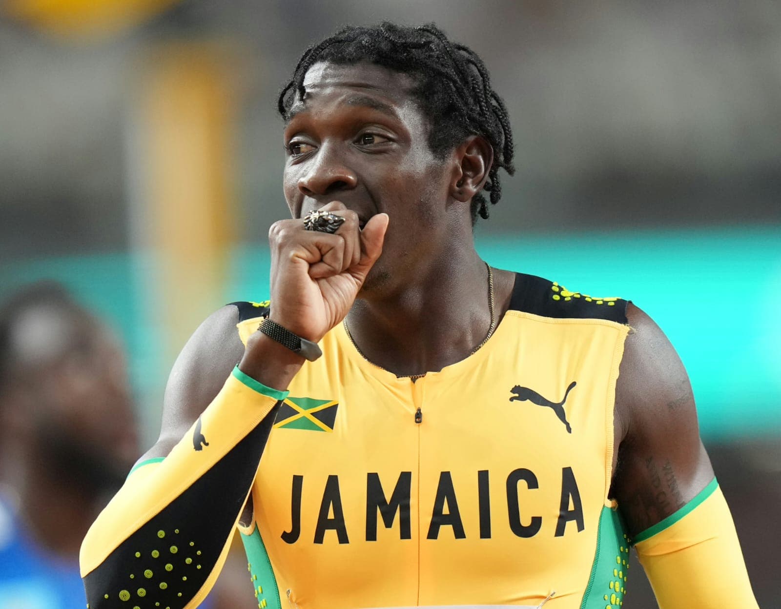 Shocker! Antonio Watson smashes strong field to make 400m final