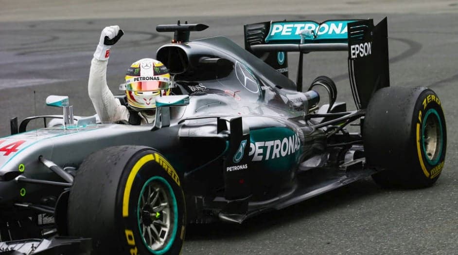 Hamilton signs contract with Mercedes