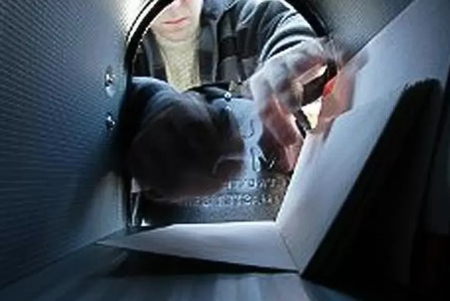 Two South Florida men charged with mail theft