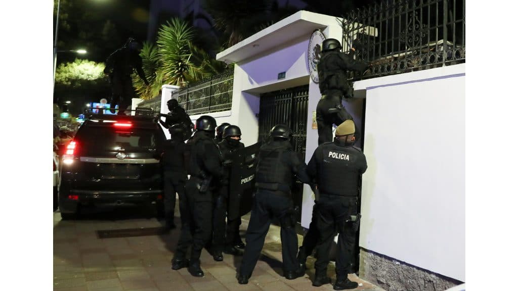 Bahamas condemns Ecuador’s embassy raid on Mexico’s former Vice President
