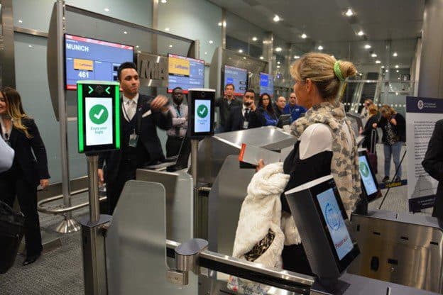 Record numbers, full garages expected at Miami airport for Thanksgiving