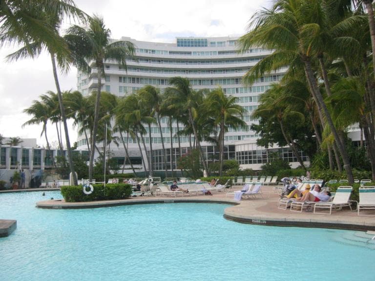 Miami-Dade Sets to Reopen Beaches, Hotels on June 1
