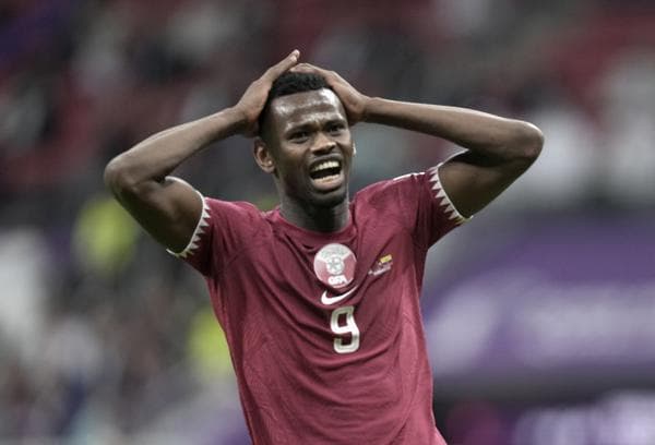 Show’s over already for host Qatar’s World Cup team