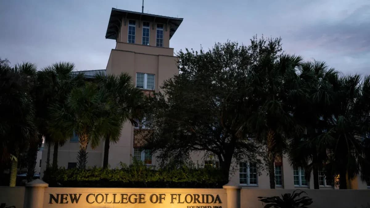 New College of Florida students attend ‘Alternative Commencement'