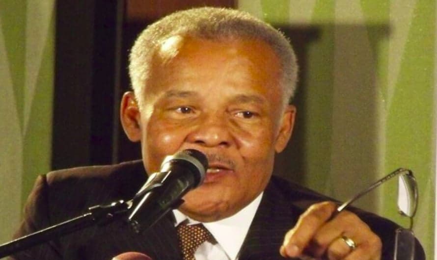 Former Barbados PM warns of collapse of economy