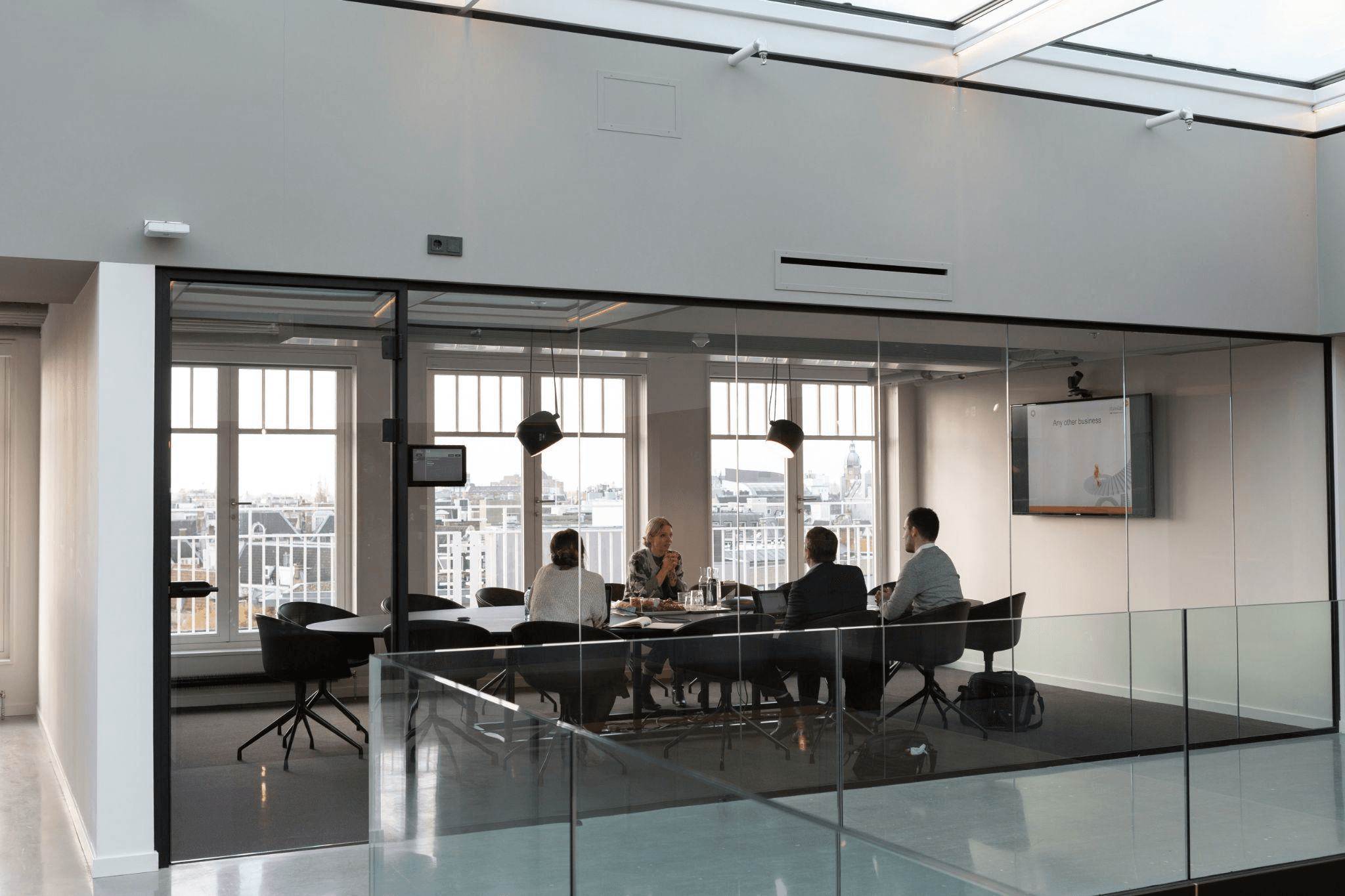 How entrepreneurs can use digital tools to stay competitive