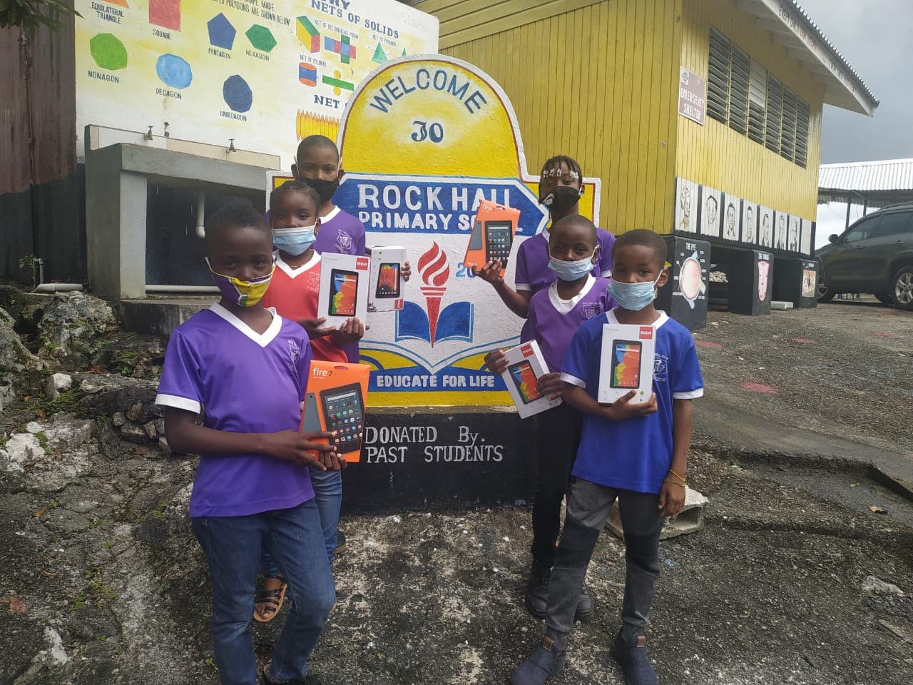 Jamaican Students Receive Computer Tablets from the Diaspora