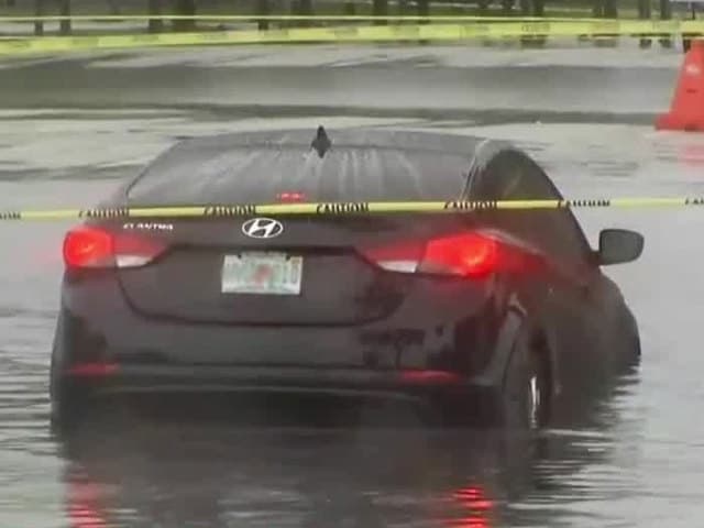 Sawgrass Mills mall closed due to flooding