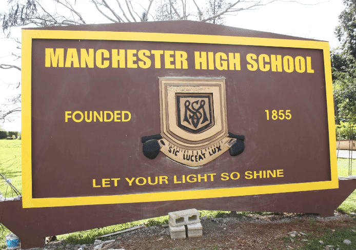 Manchester High School Alumni hosts fundraising event