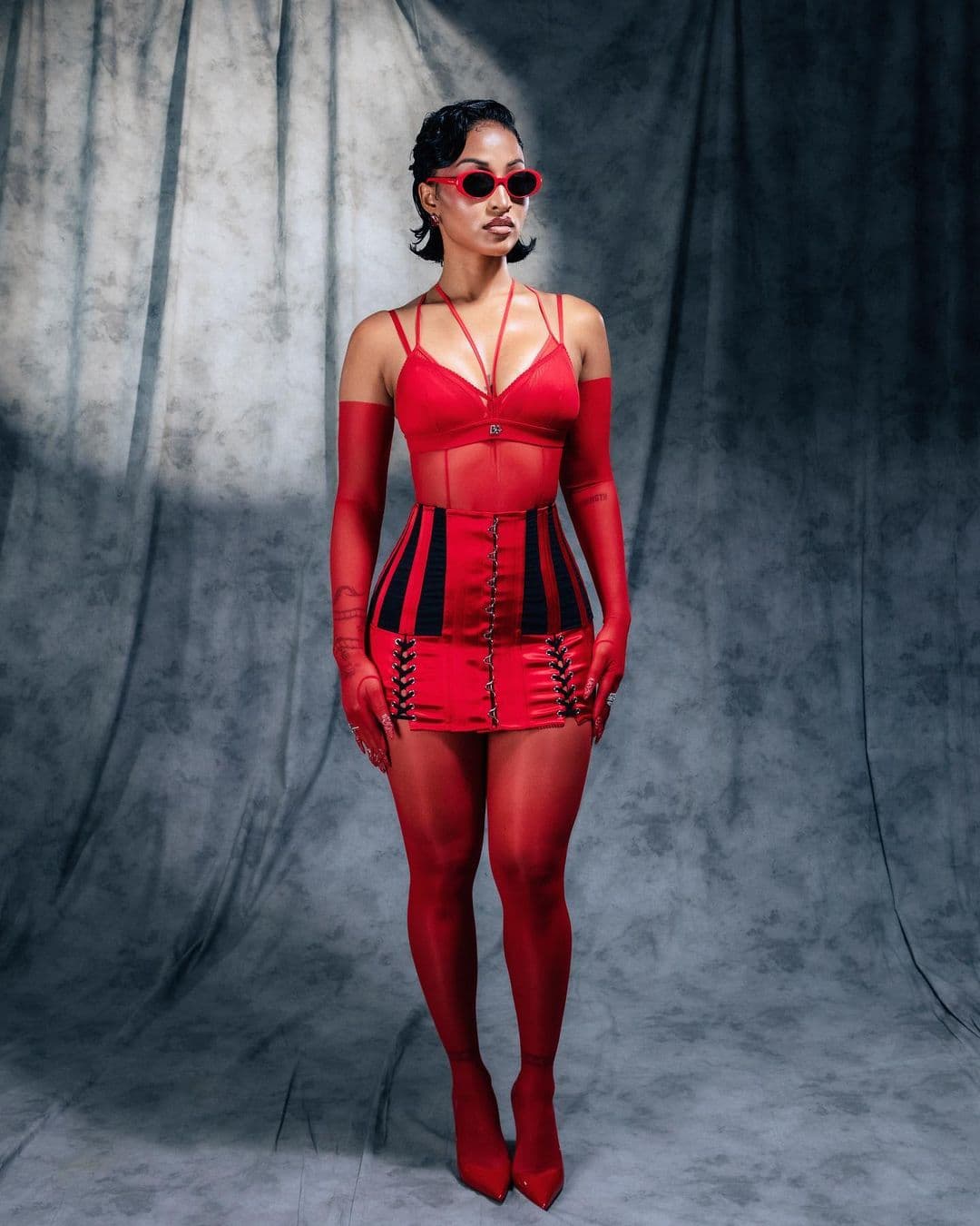 International dancehall star Shenseea presents at the VMAs