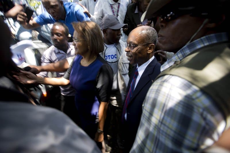 Aristide survives assassination attempt