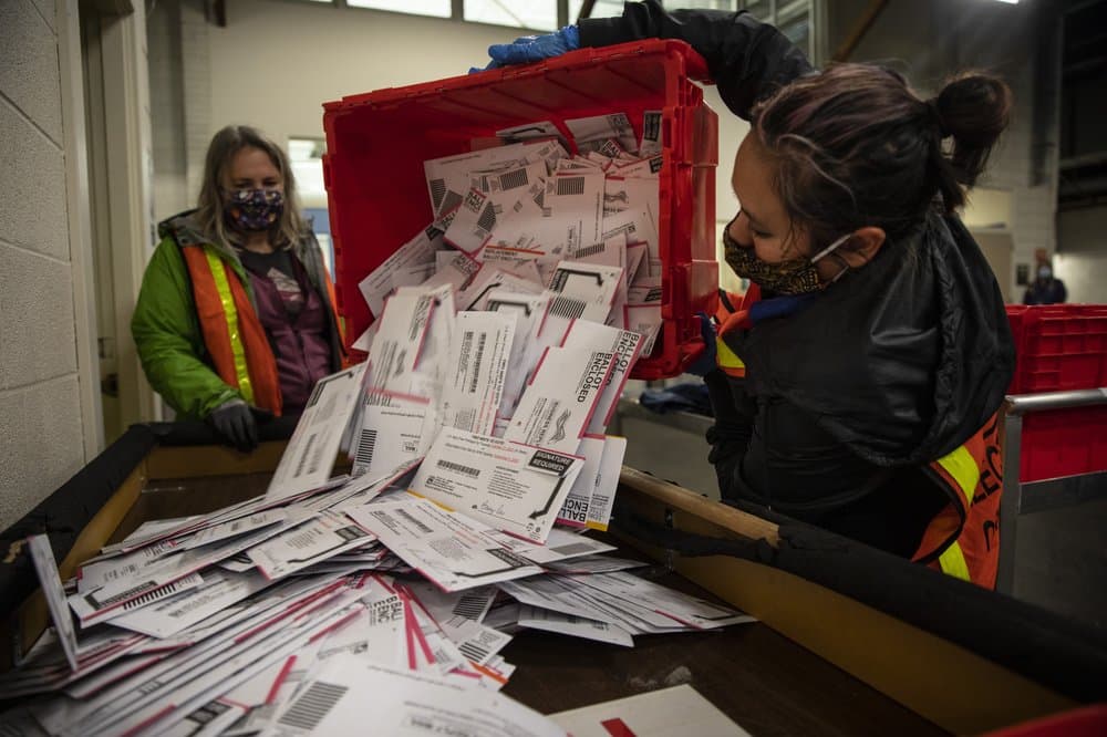 U.S. Presidency Hinges on Tight Races in Battleground States