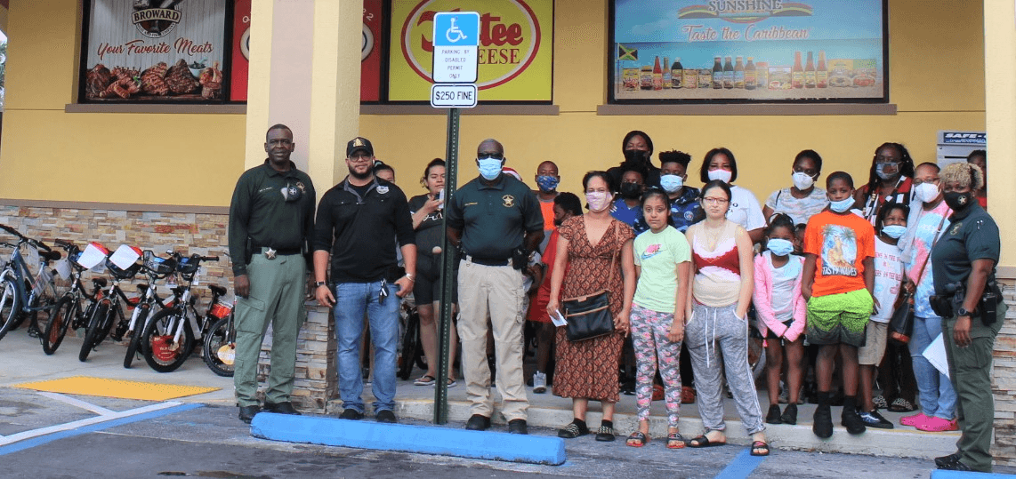Broward Meat & Sheriff’s Dept Gives Back to Lauderdale Lakes
