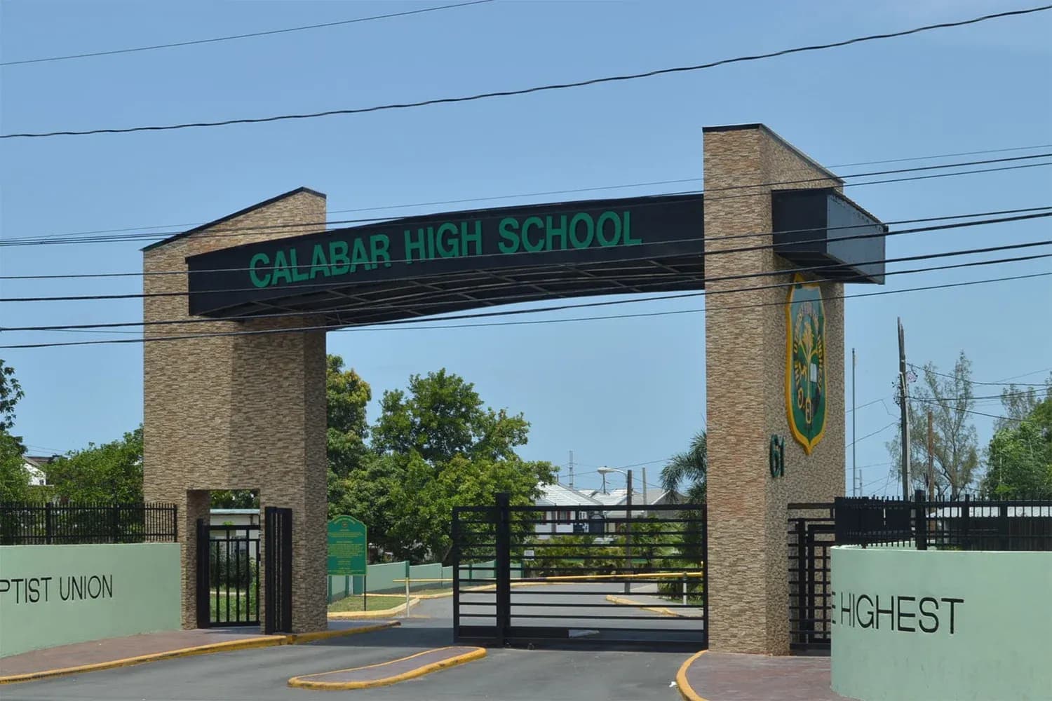 Calabar alumni across diaspora donate J$1.7M to honor teachers