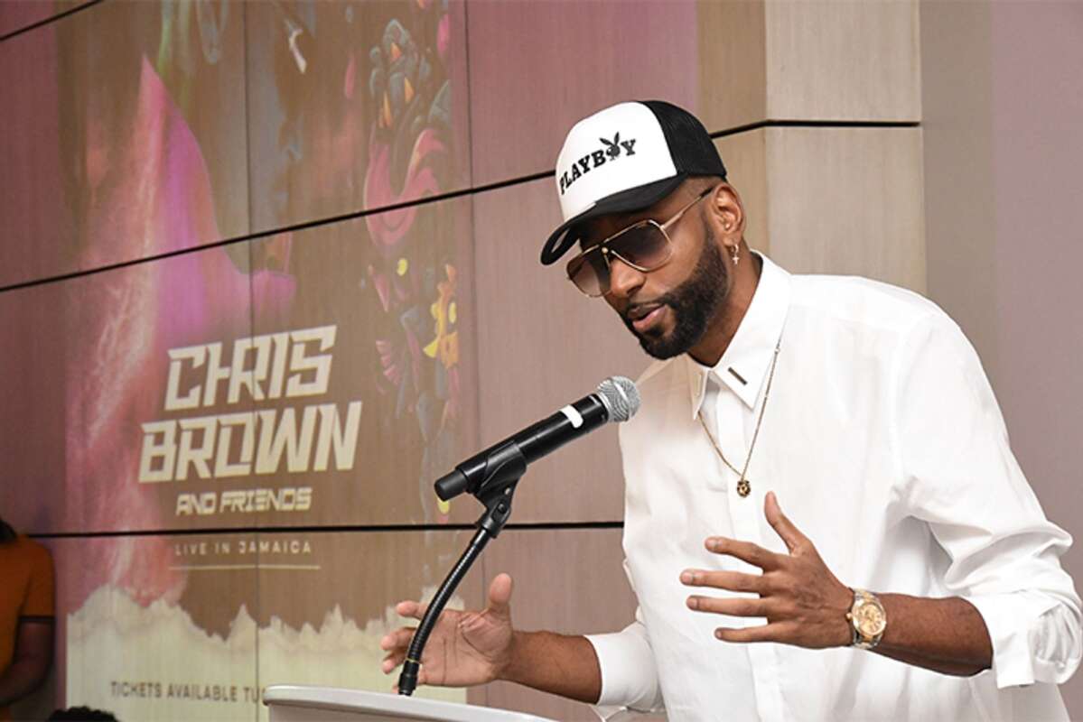 Fans take out loans to afford tickets to Chris Brown’s concert in Jamaica