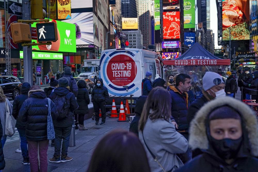 Virus Fears Widen as Omicron Variant Takes Hold Across US