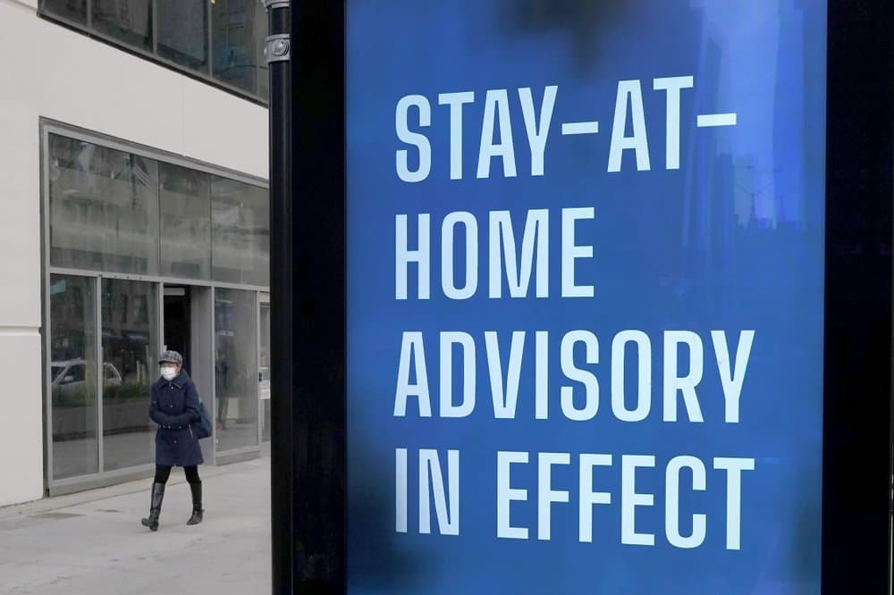 CDC Begs Americans Not to Travel for Thanksgiving