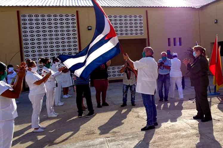 Cuban Nurses Depart for Trinidad and Tobago to Help Fight COVID-19