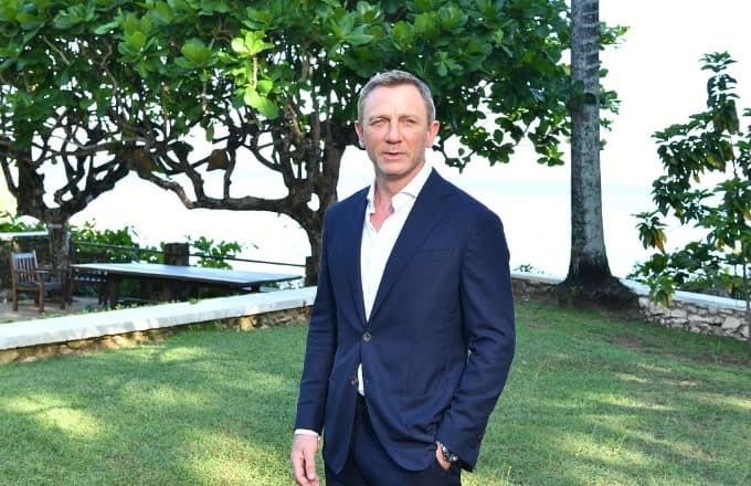 "James Bond" Actor to Rebuild Popular Jamaican Jerk Restaurant in Portland