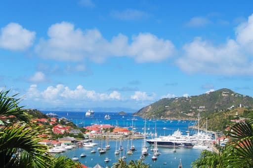 Dominicans Stranded In French Caribbean Islands As France Closes Borders
