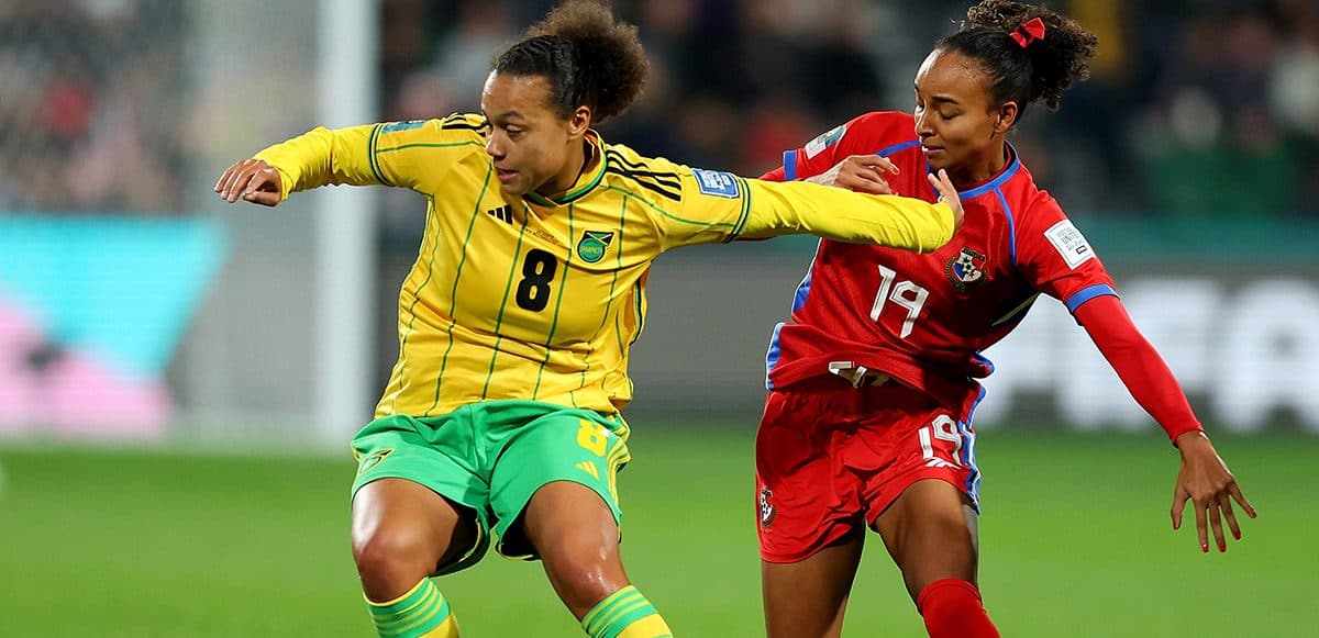 Jamaica edge Panama 1-0 for first World Cup win