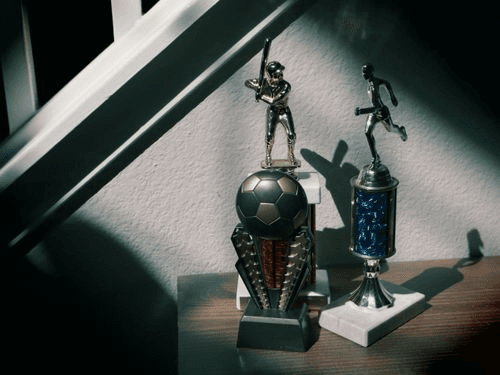 Why glass awards are the most memorable recognition gift