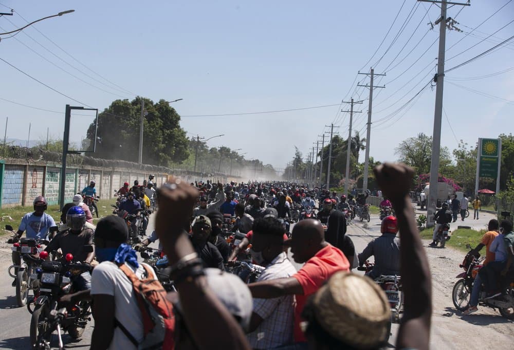 Disgruntled Haiti Police Raid Stations, Free Jailed Comrades