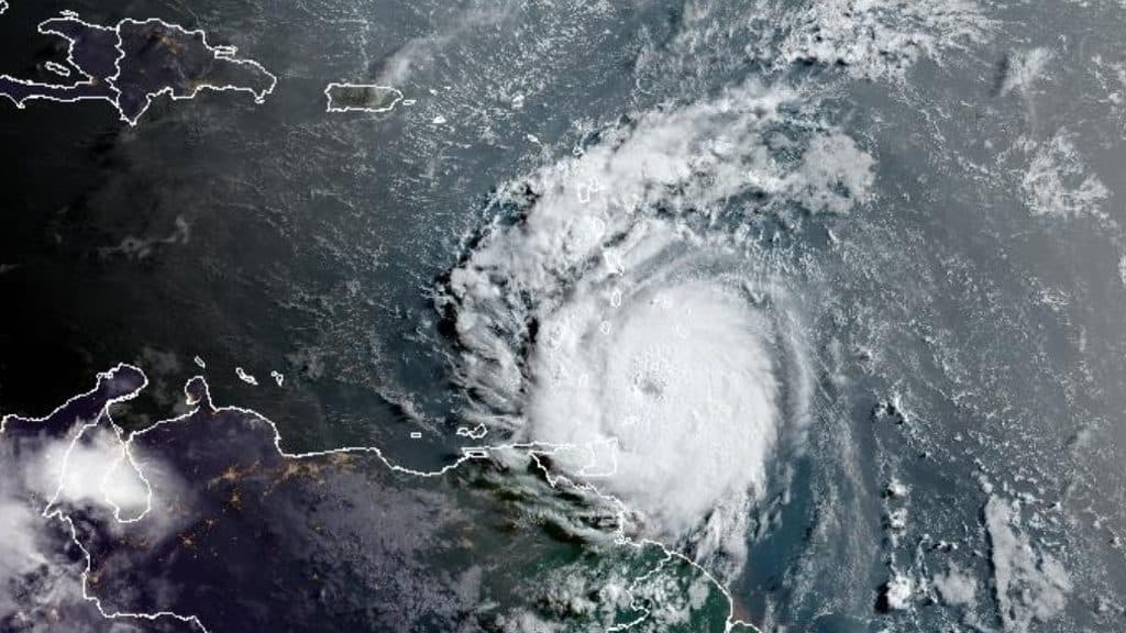 Jamaica discontinues Hurricane warning