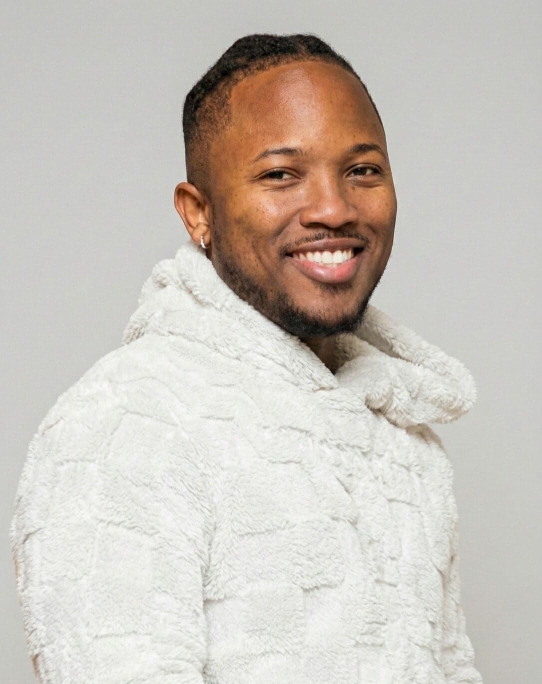 Shevrado Oliver to play Jesus opposite Jerry Benzwick’s Judas in ‘The Rope and The Cross’