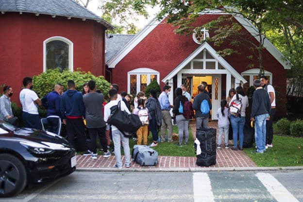 Florida Gov. Ron DeSantis use planes to transport illegal migrants Martha’s Vineyard