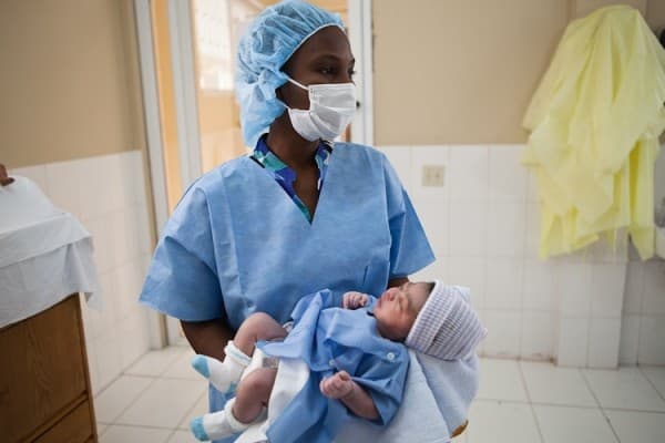 PAHO/Canada signs agreement to reduce maternal and infant deaths in Haiti